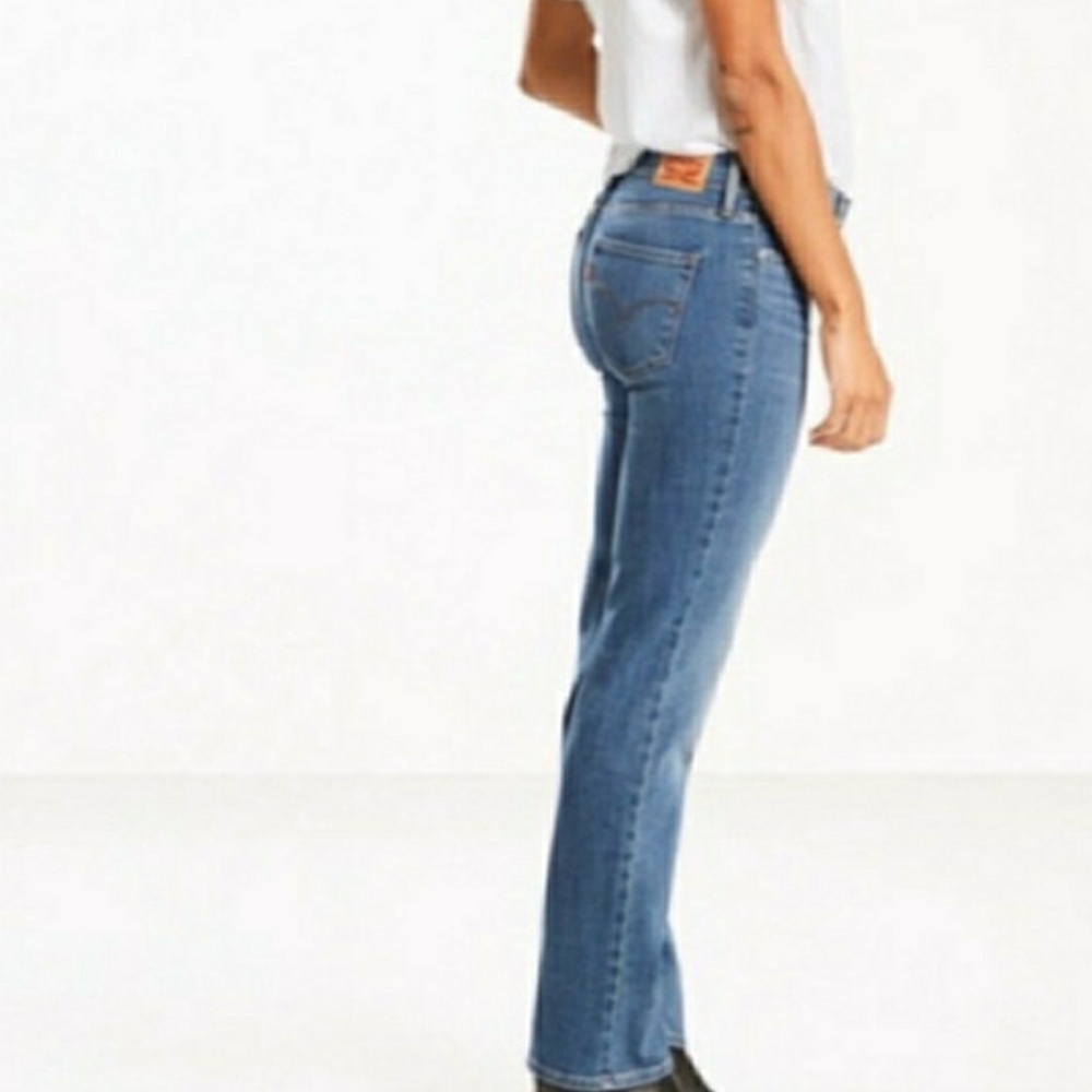 Levi’s 314 shaping straight jeans Women's Size 30x28
